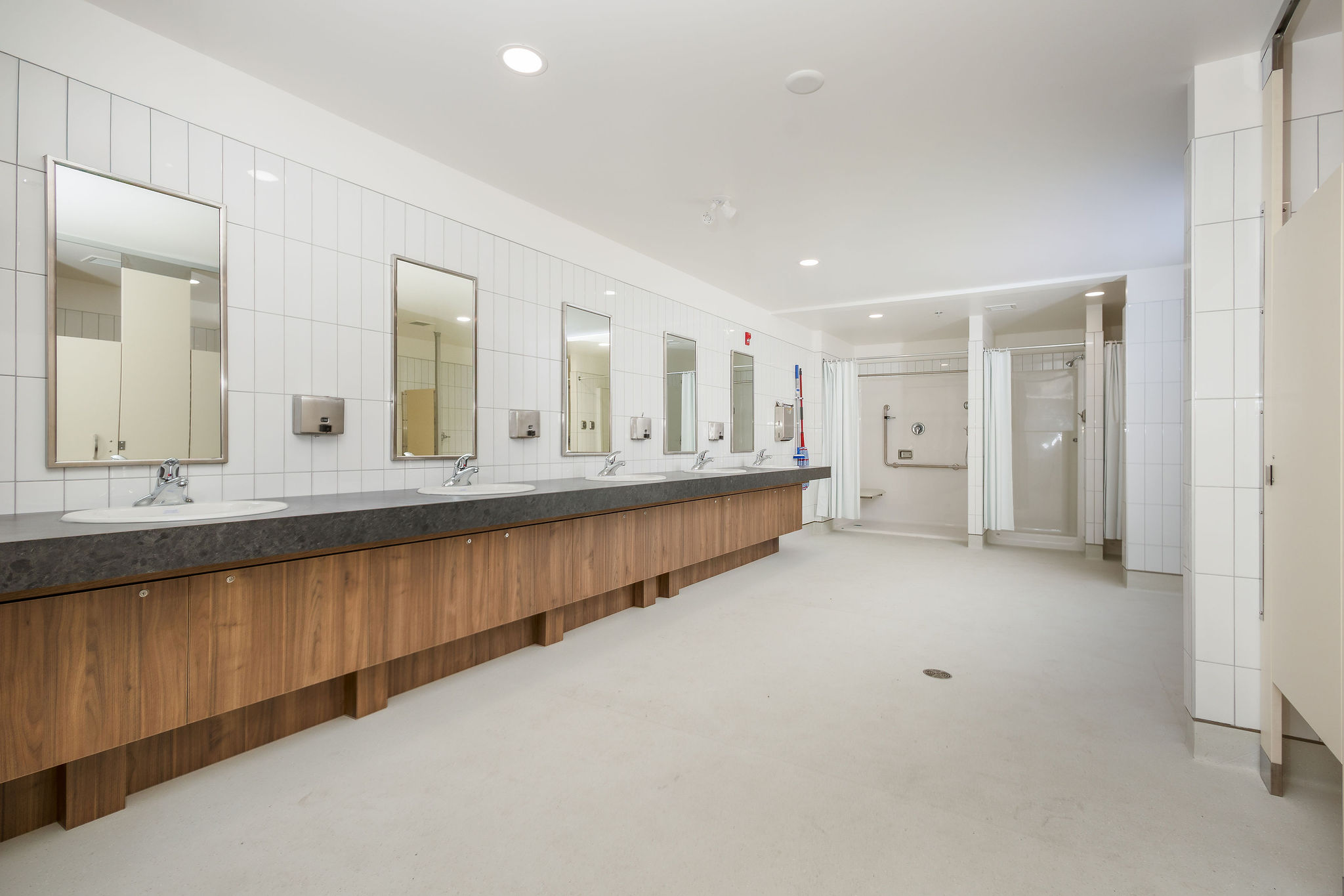 washroom shelter cranbrook
